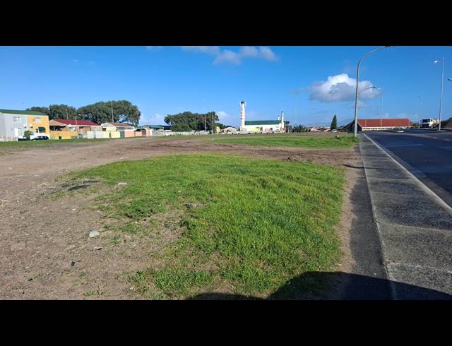 BEDROOM FREEHOLD FOR SALE IN LENTEGEUR